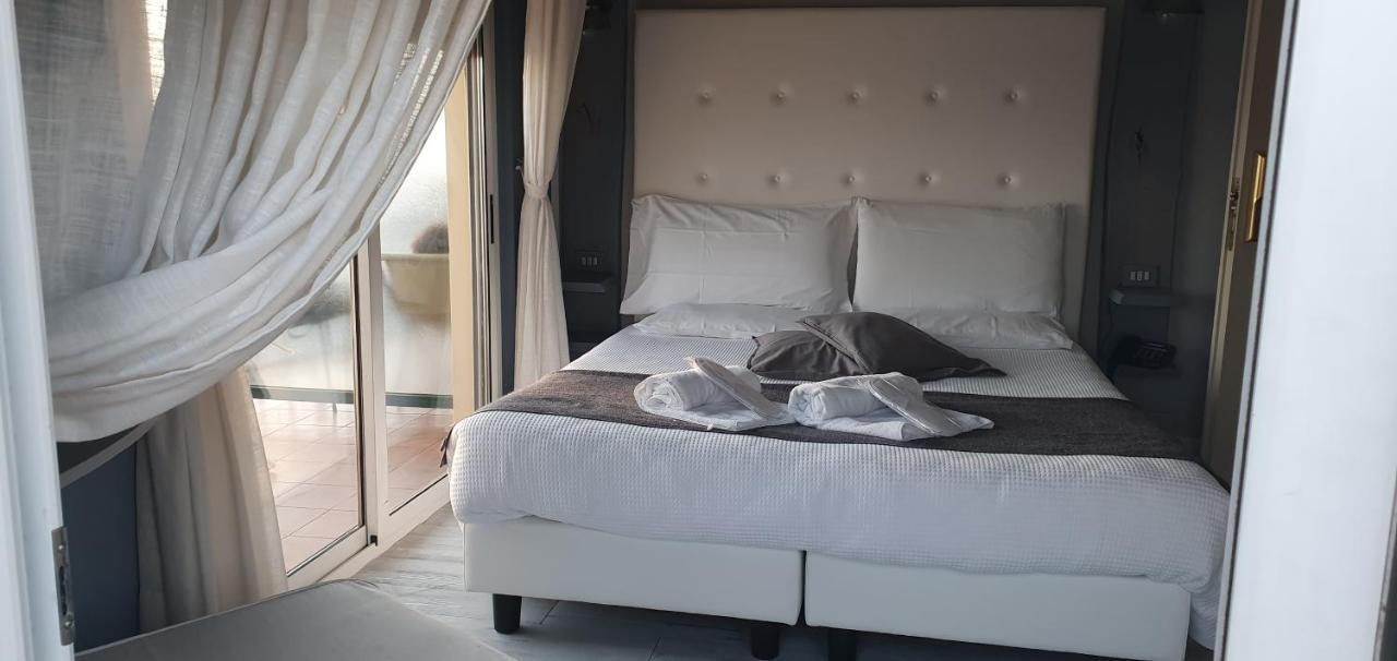 קיאברי Hotel Zia Piera מראה חיצוני תמונה